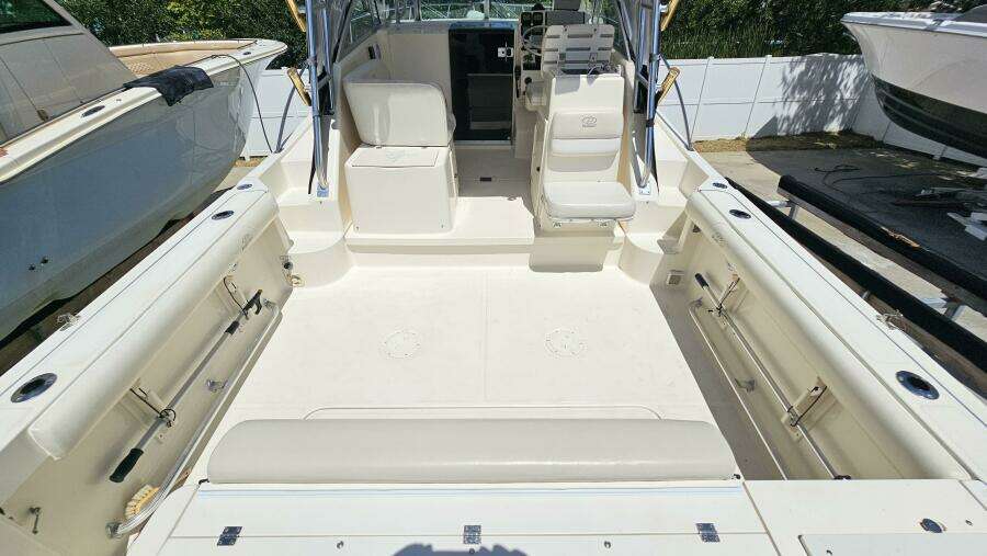 Less Worries 30ft Pursuit Yacht For Sale