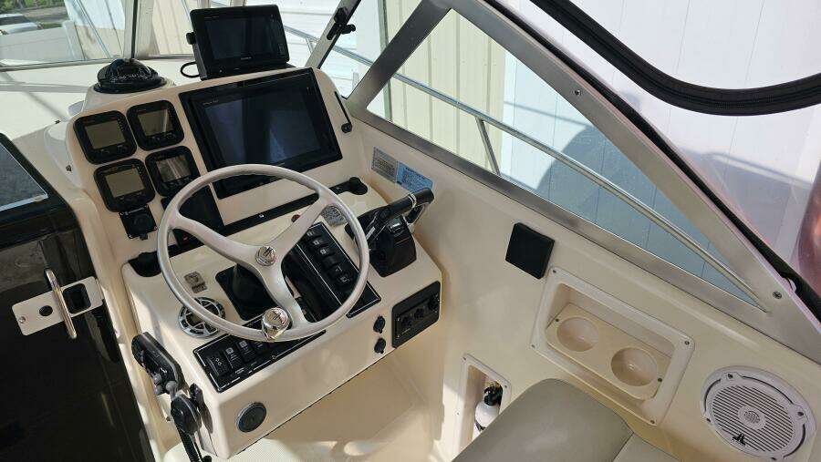 Less Worries 30ft Pursuit Yacht For Sale