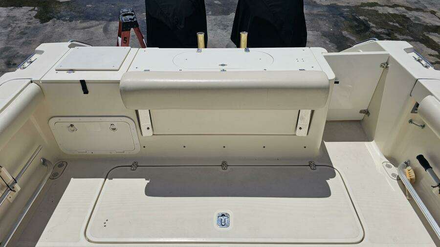 Less Worries 30ft Pursuit Yacht For Sale