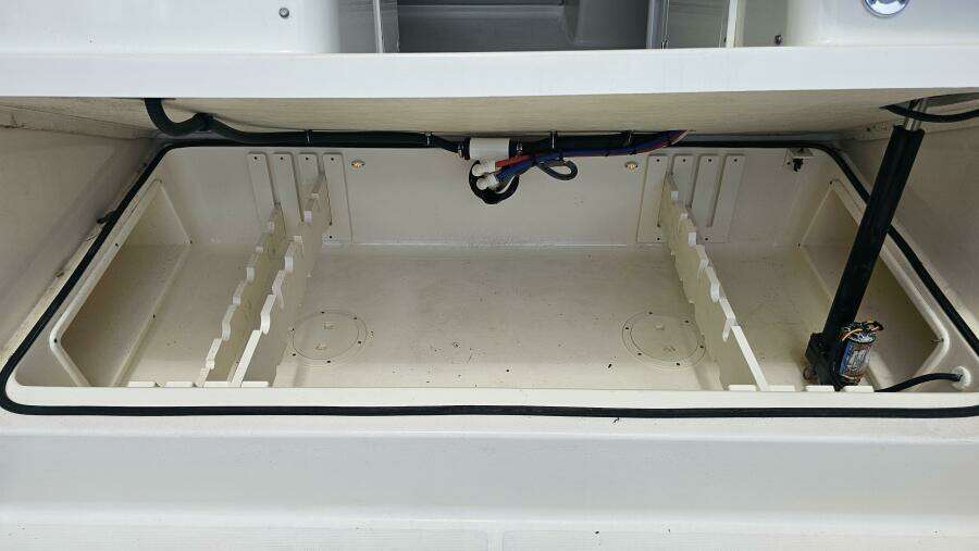 Less Worries 30ft Pursuit Yacht For Sale