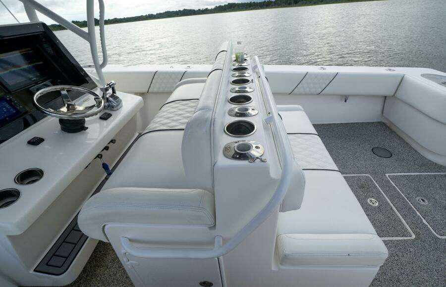 37ft SeaHunter Yacht For Sale 37ft SeaHunter Yacht For Sale