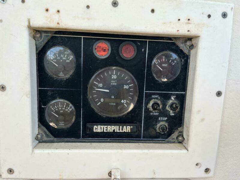 28' Ellis Lobster engine gauges 28' Ellis Lobster engine gauges