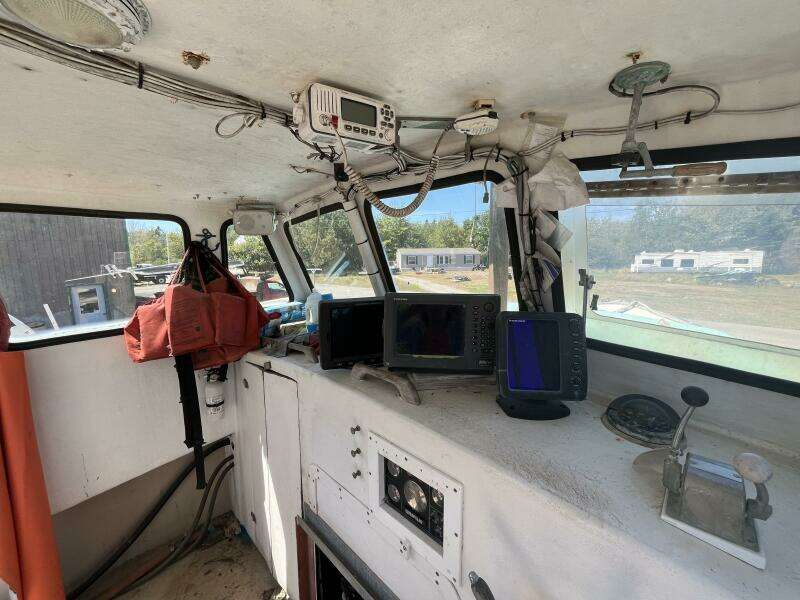 28' Ellis Lobster port wheelhouse 28' Ellis Lobster port wheelhouse