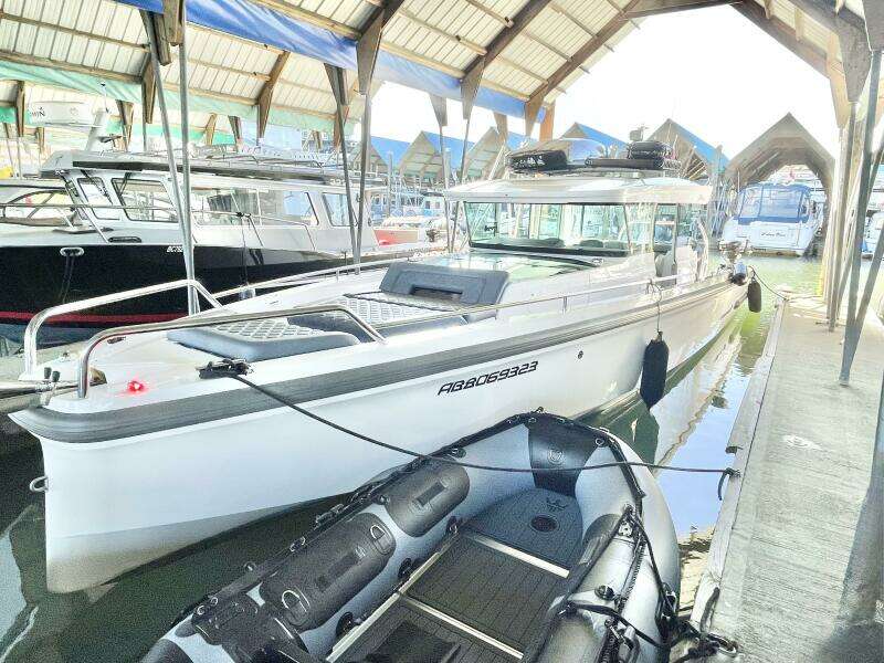 37ft Axopar Yacht For Sale