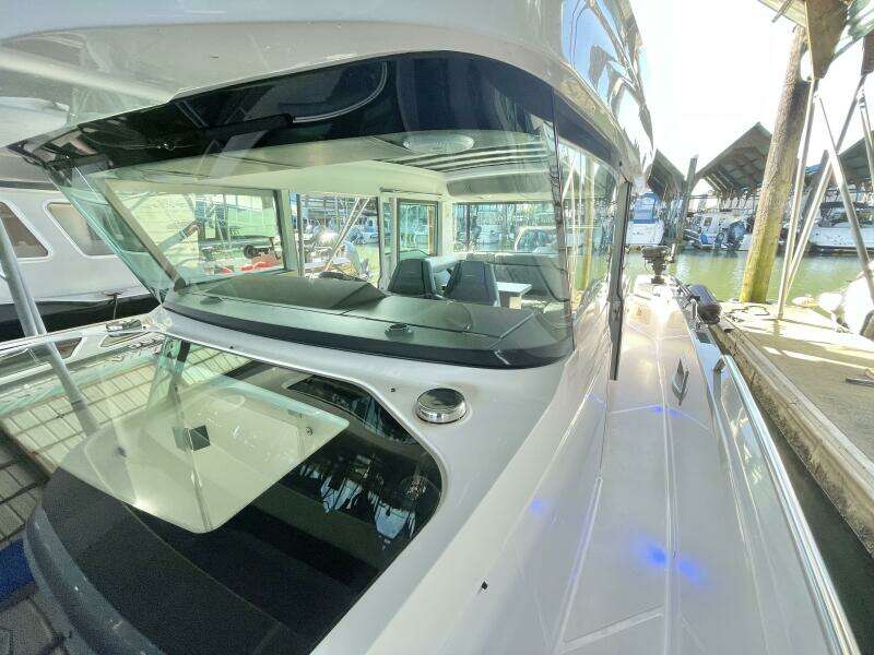 37ft Axopar Yacht For Sale