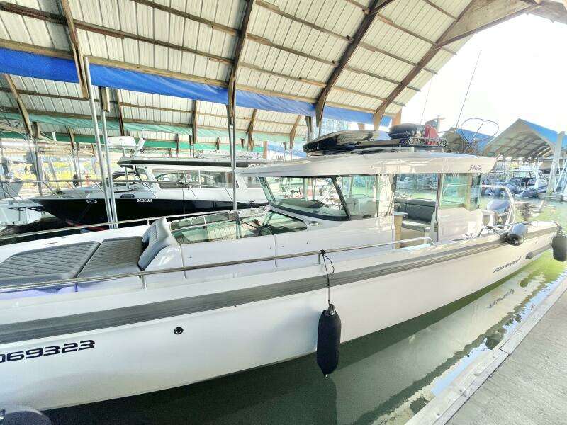 37ft Axopar Yacht For Sale