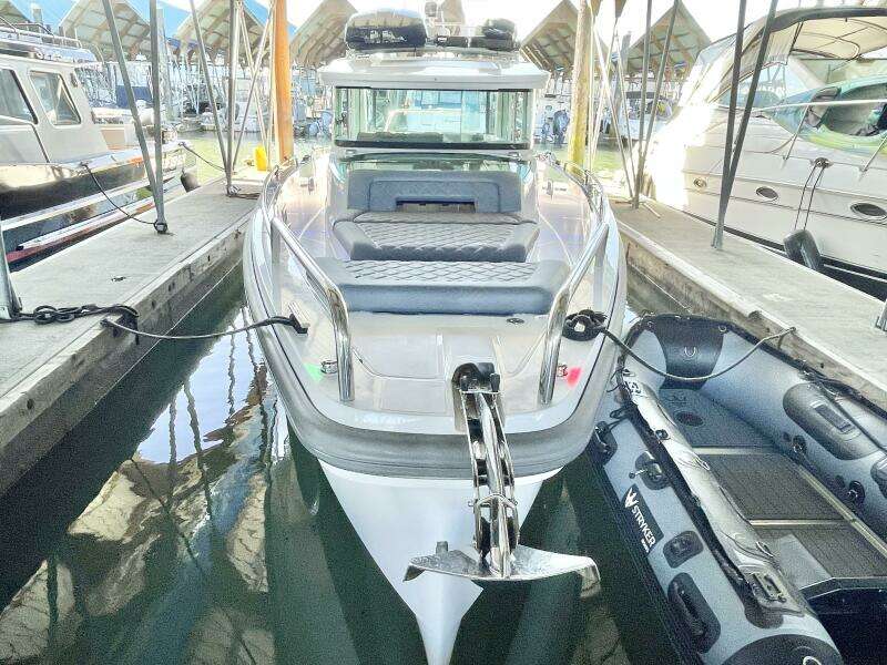 37ft Axopar Yacht For Sale