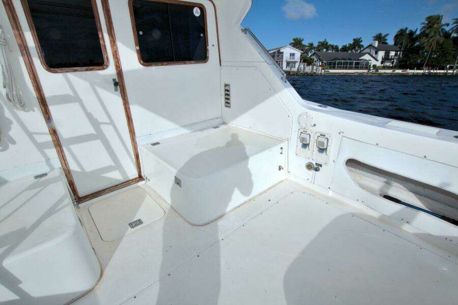 Surface Interval IV 33ft Bertram Yacht For Sale