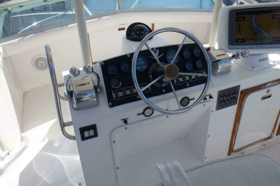 Surface Interval IV 33ft Bertram Yacht For Sale