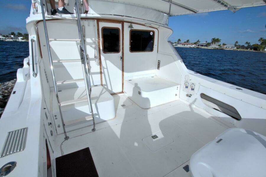 Surface Interval IV 33ft Bertram Yacht For Sale