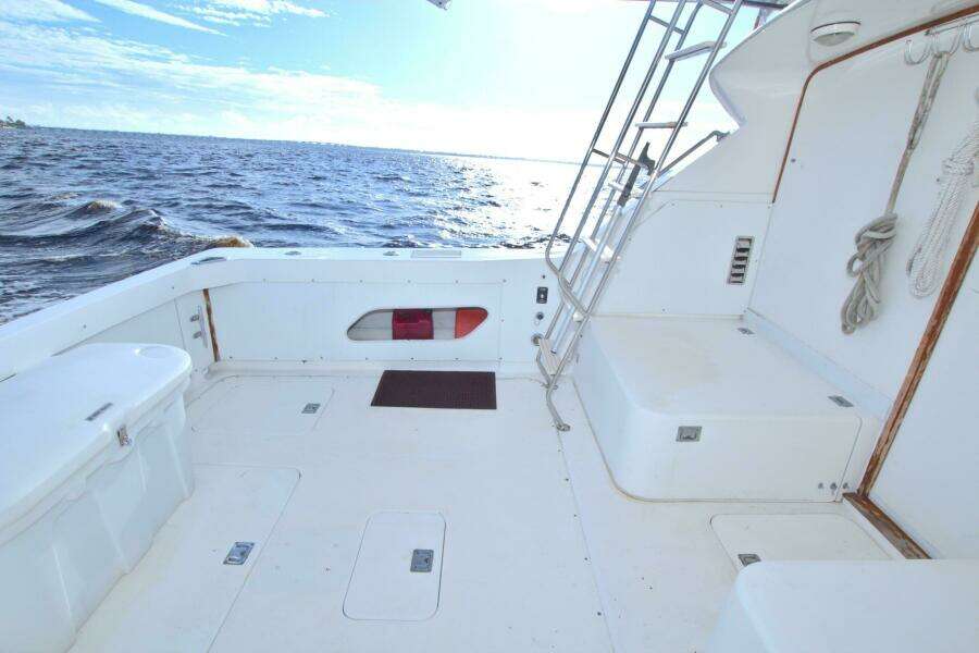 Surface Interval IV 33ft Bertram Yacht For Sale