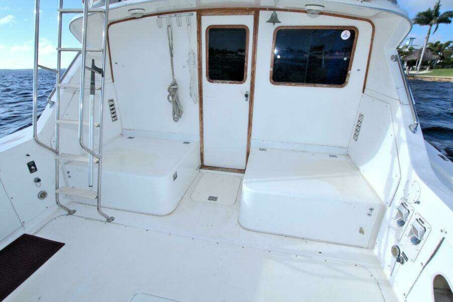 Surface Interval IV 33ft Bertram Yacht For Sale