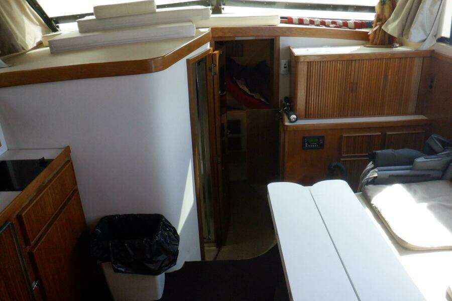 Surface Interval IV 33ft Bertram Yacht For Sale