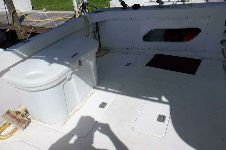 Surface Interval IV 33ft Bertram Yacht For Sale