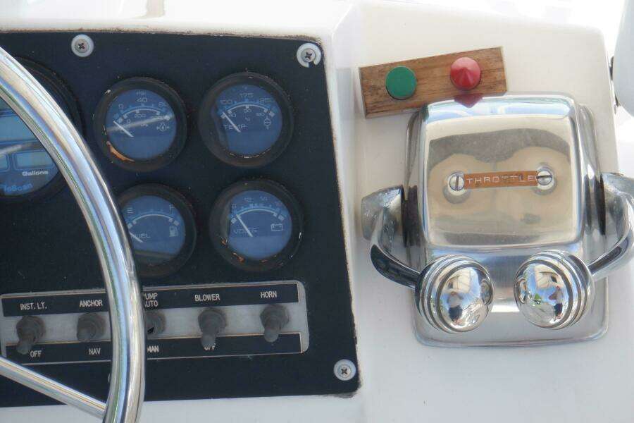 Surface Interval IV 33ft Bertram Yacht For Sale