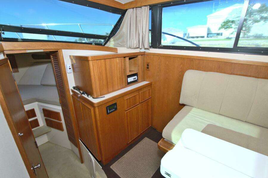 Surface Interval IV 33ft Bertram Yacht For Sale