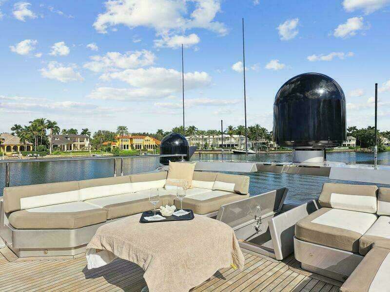 124ft Palmer Johnson Yacht For Sale