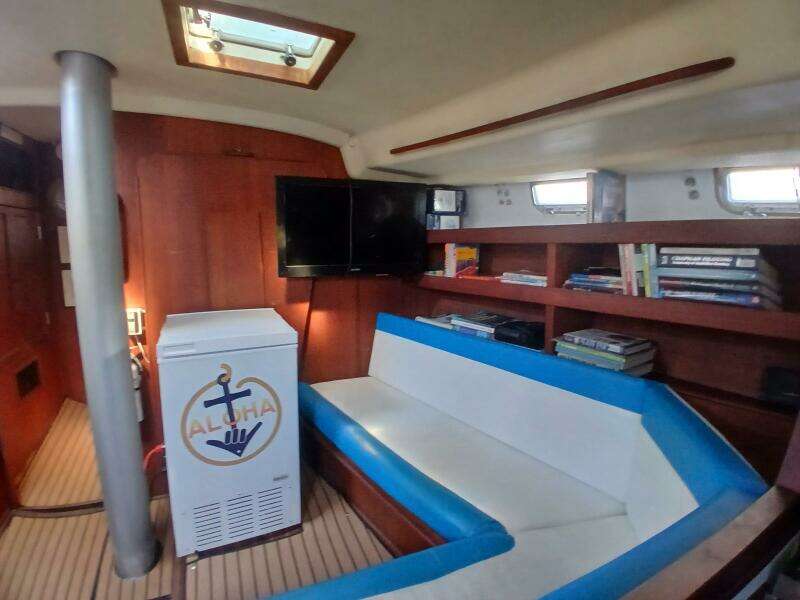 Aloha 41ft Morgan Yacht For Sale