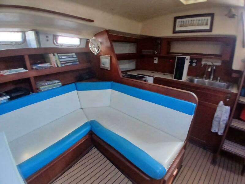 Aloha 41ft Morgan Yacht For Sale