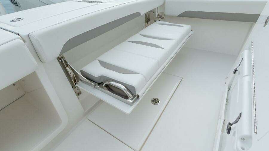 28ft Regulator Yacht For Sale