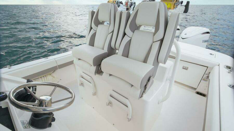 28ft Regulator Yacht For Sale
