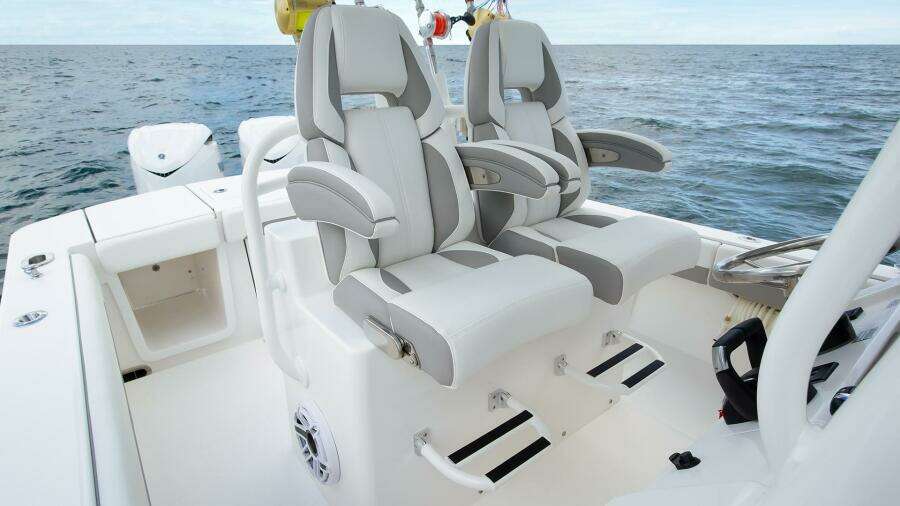 28ft Regulator Yacht For Sale