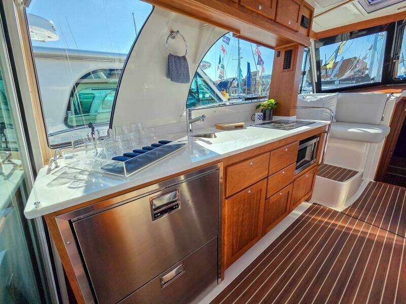 41ft Back Cove Yacht For Sale