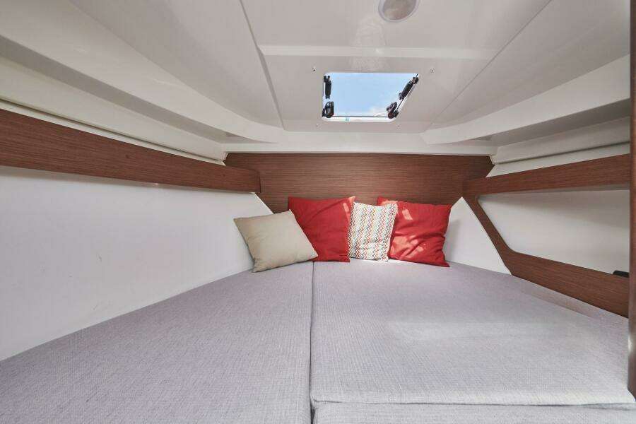 26ft Jeanneau Yacht For Sale