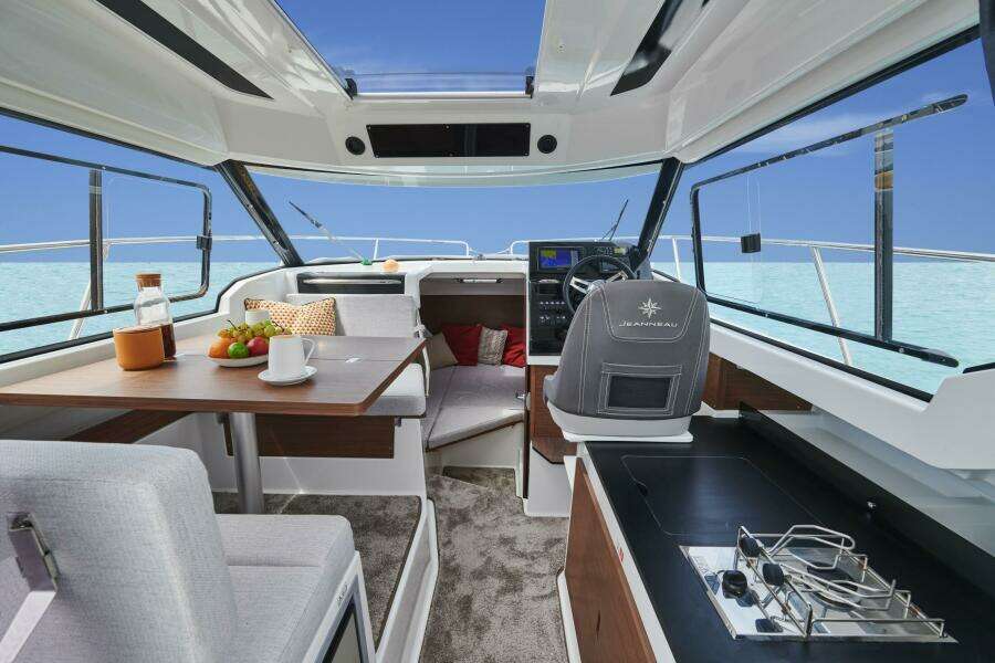 26ft Jeanneau Yacht For Sale