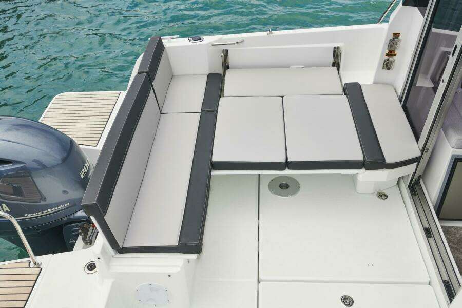 26ft Jeanneau Yacht For Sale