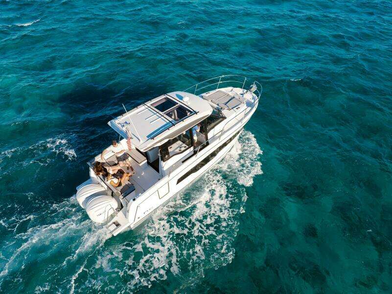 29ft Jeanneau Yacht For Sale