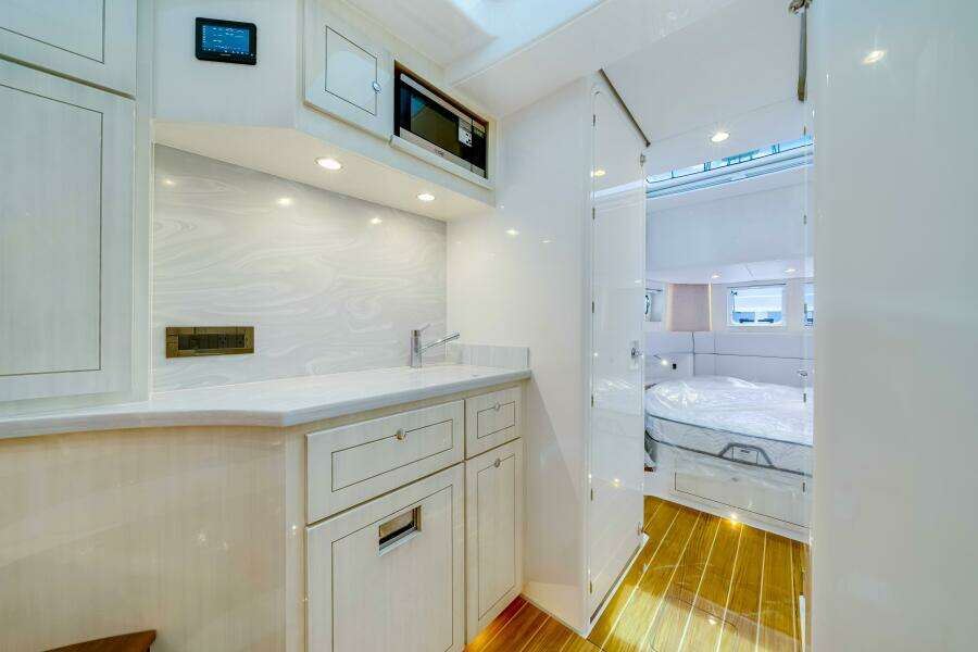 56ft HCB Yacht For Sale