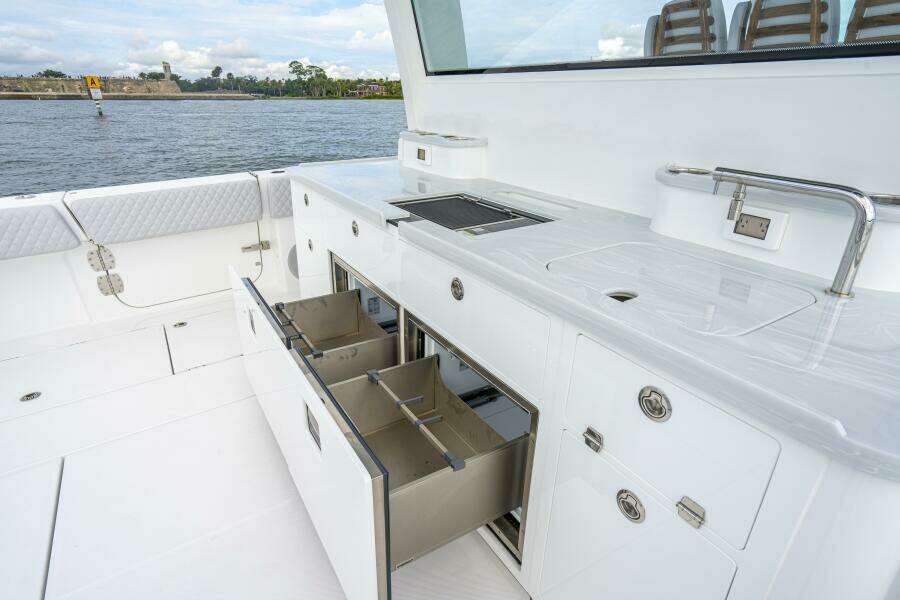 56ft HCB Yacht For Sale