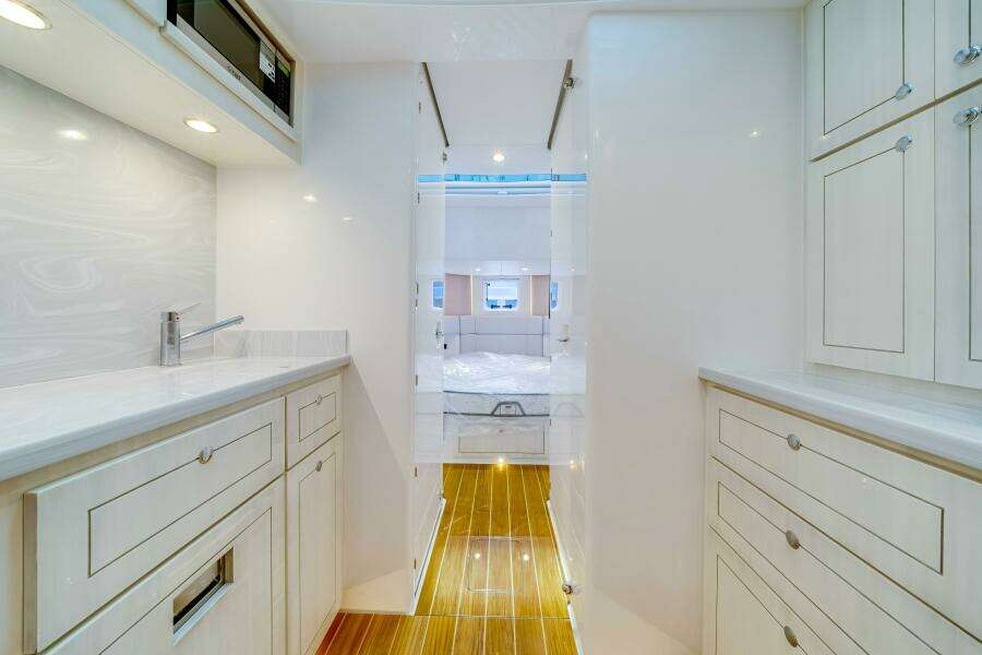 56ft HCB Yacht For Sale