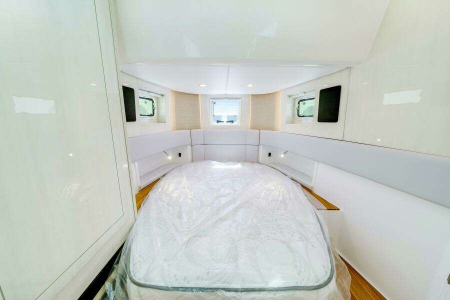 56ft HCB Yacht For Sale