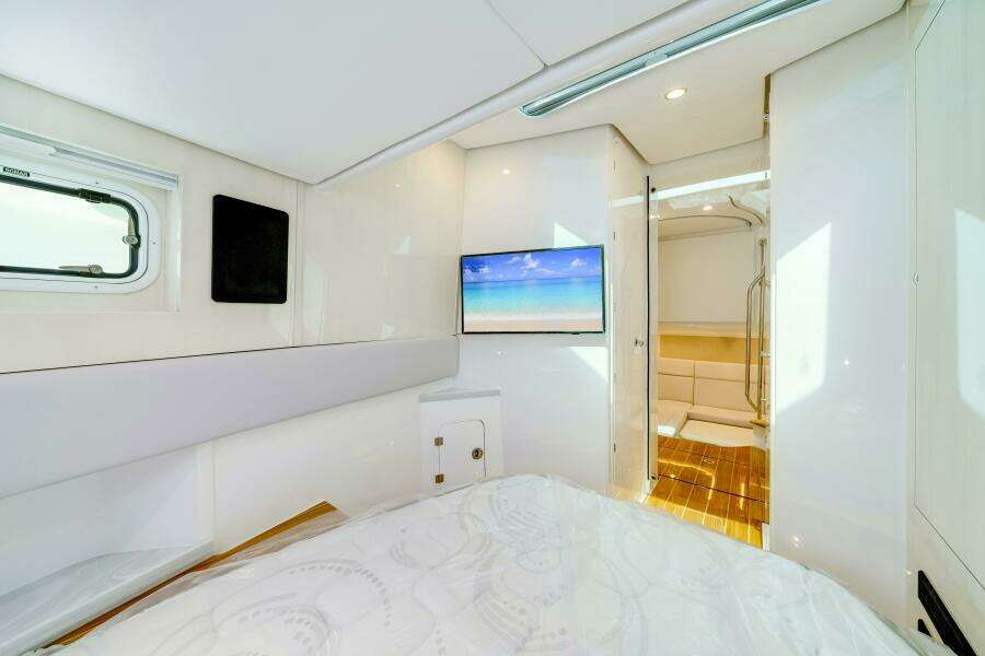 56ft HCB Yacht For Sale