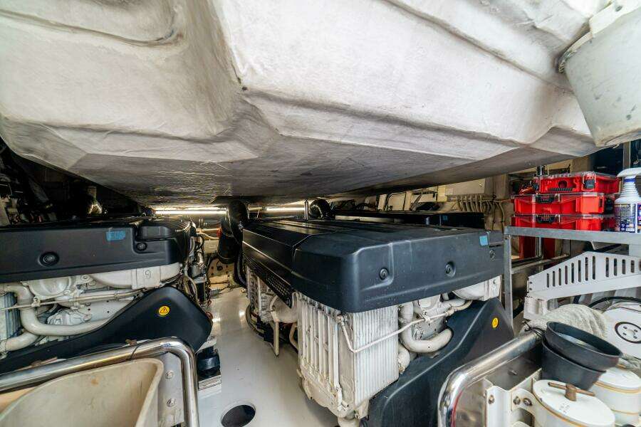 2017 Azimut 77 
