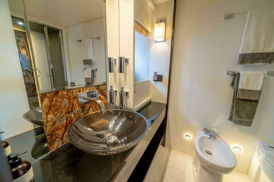 2017 Azimut 77 