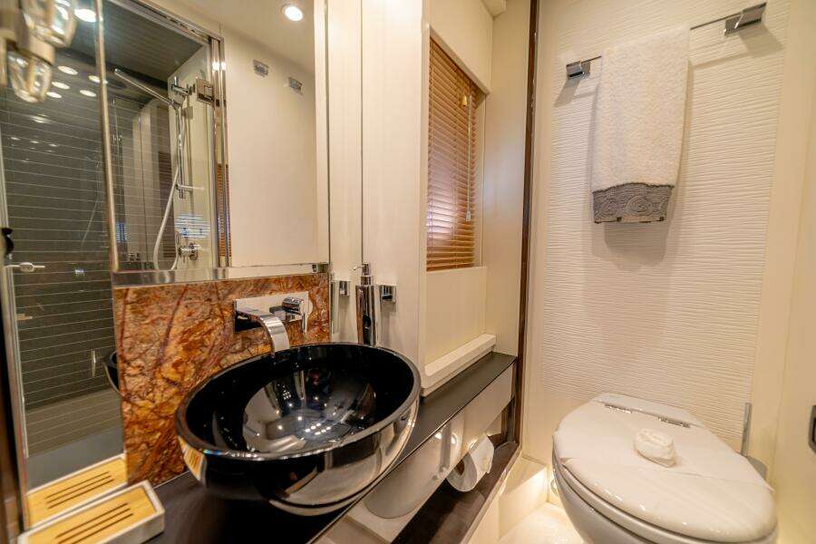 2017 Azimut 77 
