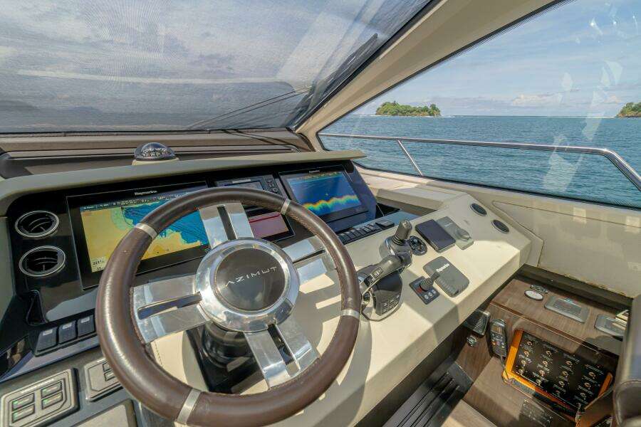 2017 Azimut 77 