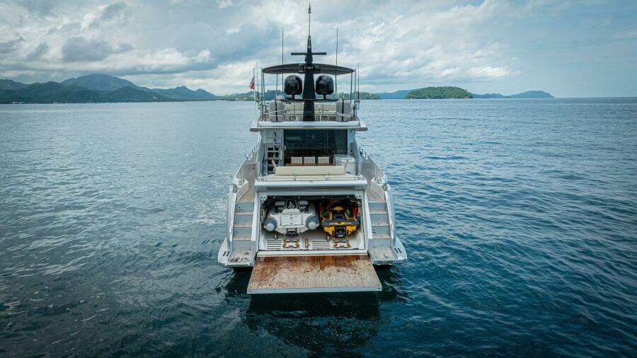 2017 Azimut 77 