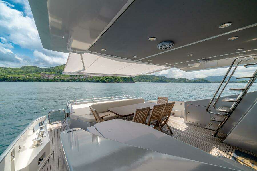 2017 Azimut 77 