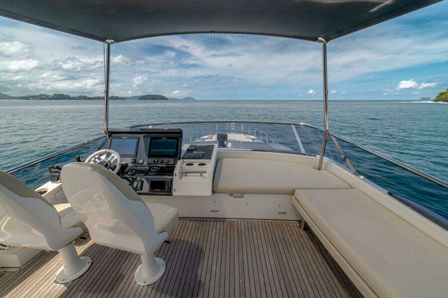 2017 Azimut 77 