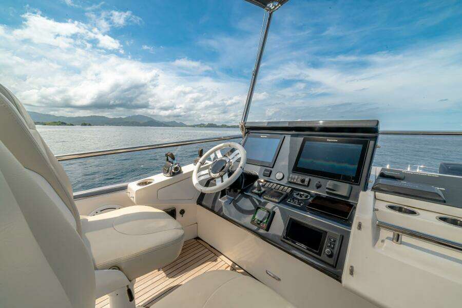 2017 Azimut 77 