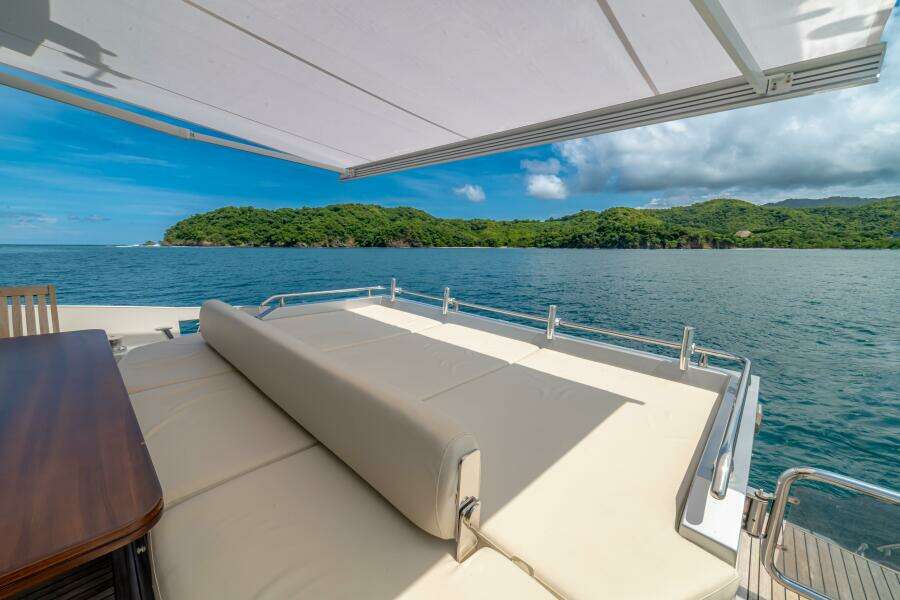 2017 Azimut 77 