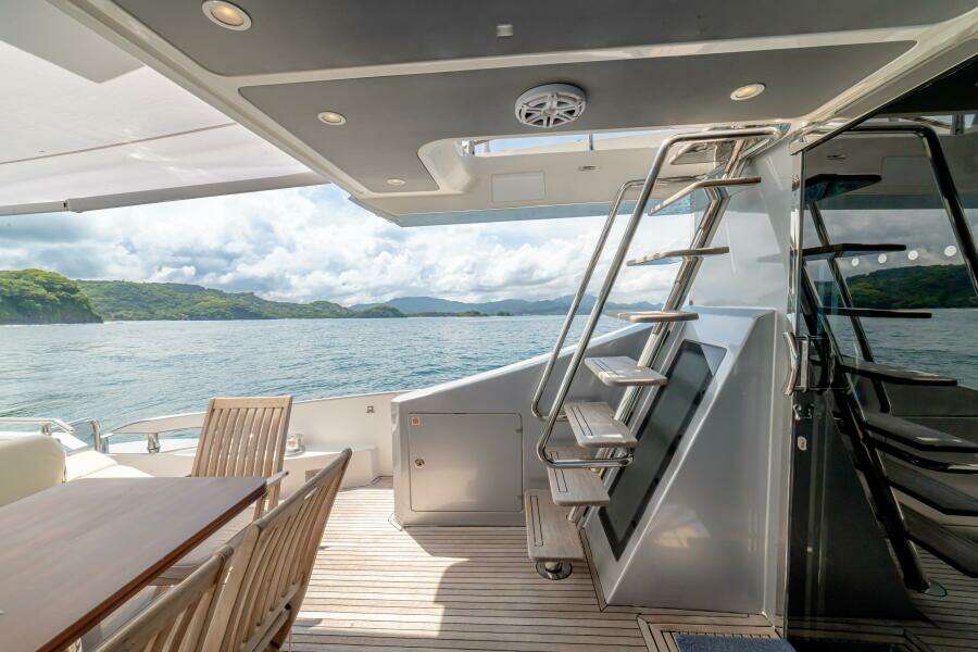 2017 Azimut 77 