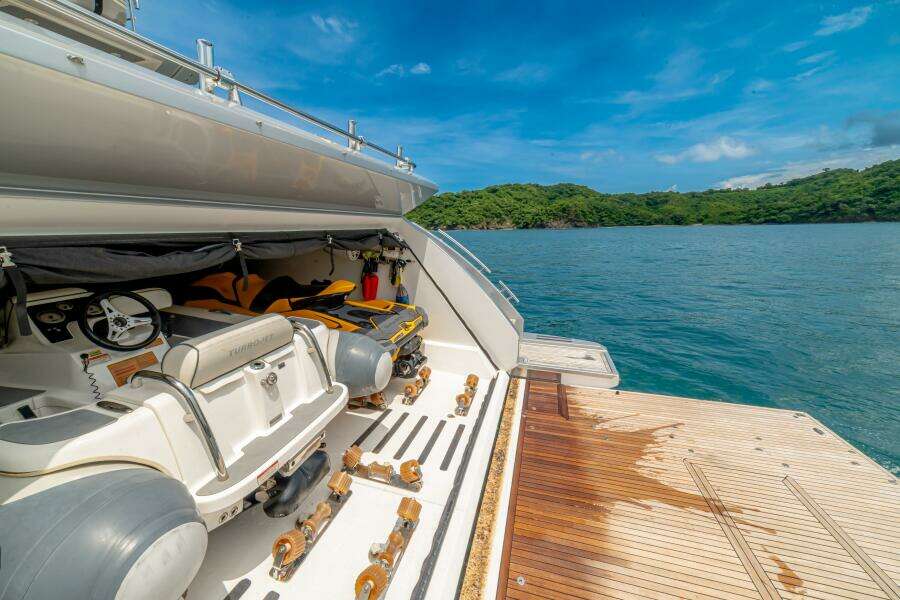 2017 Azimut 77 