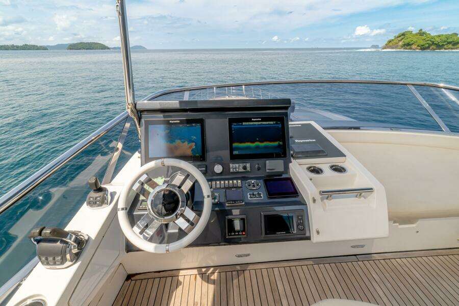 2017 Azimut 77 