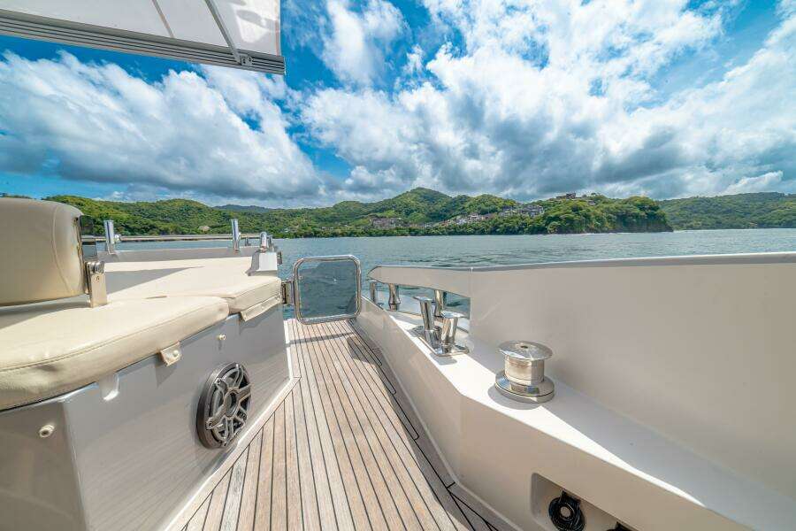 2017 Azimut 77 