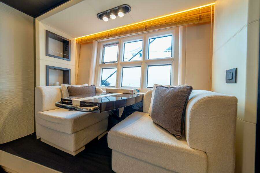 2017 Azimut 77 